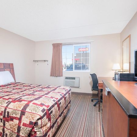 Knights Inn And Suites - Grand Forks Dış mekan fotoğraf