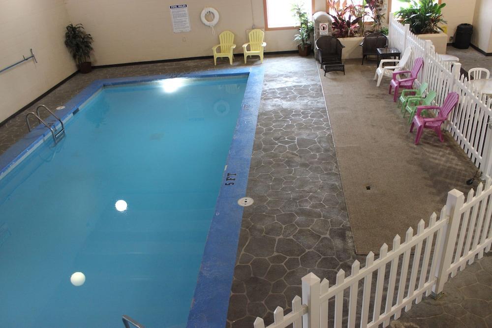 Knights Inn And Suites - Grand Forks Dış mekan fotoğraf