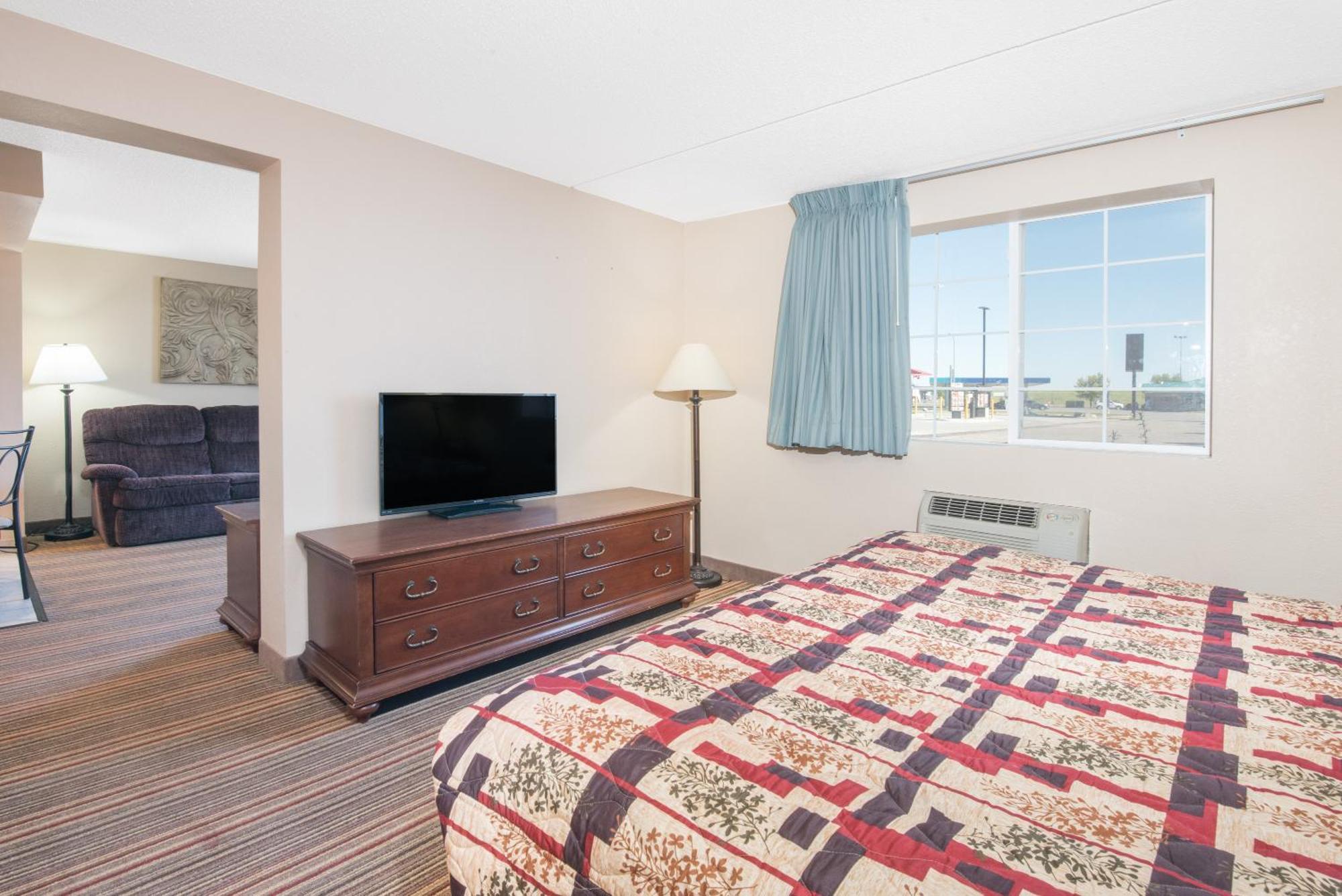 Knights Inn And Suites - Grand Forks Dış mekan fotoğraf