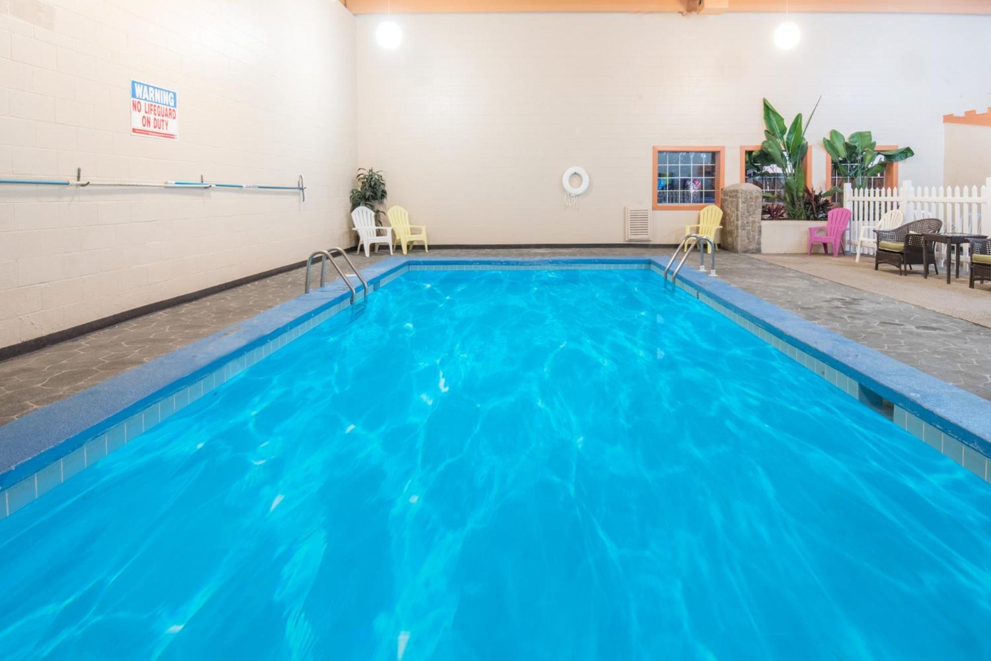Knights Inn And Suites - Grand Forks Dış mekan fotoğraf