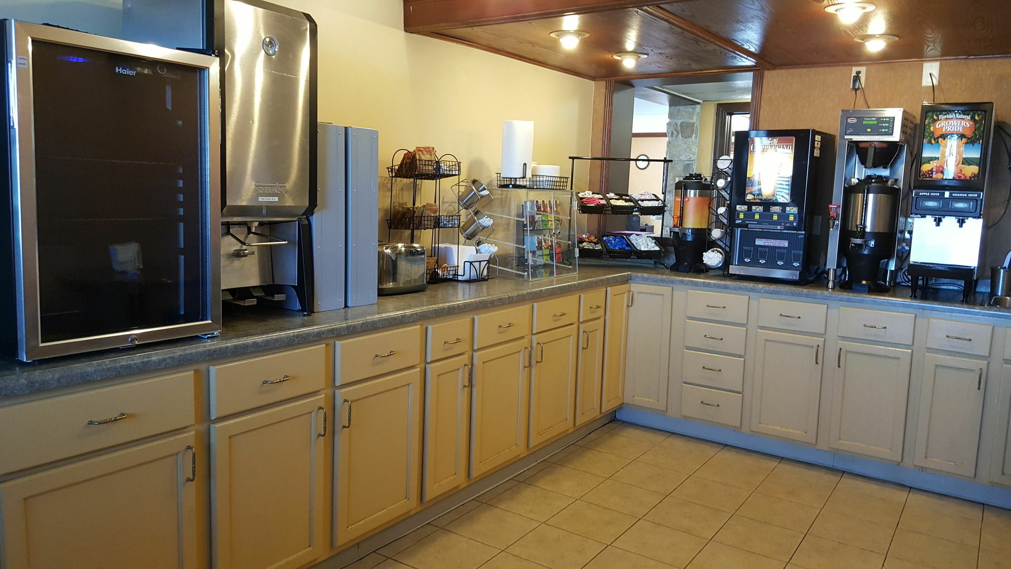 Knights Inn And Suites - Grand Forks Dış mekan fotoğraf